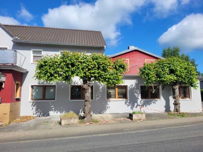 Stilvolle, geräumige und gepflegte 1-Zimmer-Wohnung in Buchholz (Westerwald)