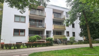 Achtung in Solln
Helle und renovierte 3 Zimmerwohnung .
Ruhige Wohnlage