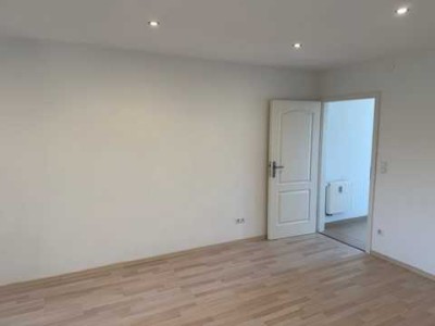 Sanierte, schöne und helle 1-Zi-KDB-Whg. mit Balkon in RS Lennep