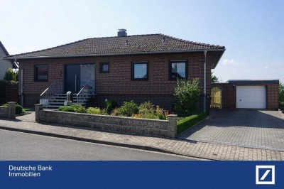 Gut geschnittener Bungalow mit freiem Blick zzgl. Keller und Garage