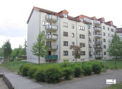 PROVISIONSFREI - BEZUGSFREIE 2 ZIMMERWOHNUNG MIT STELLPLATZ UND AUFZUG ...