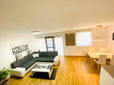 PRIVAT 2-Zimmer,Balkon, Neubau, TG, Top Lage