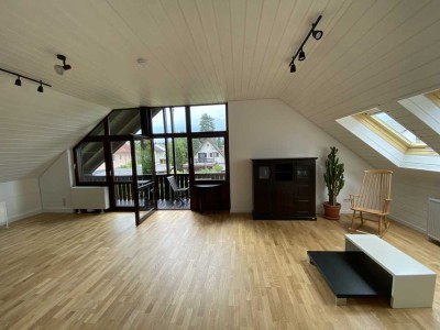 Sonnige 2,5-Zimmer-Loft-Wohnung mit Top-Ausstattung in Unterhaching