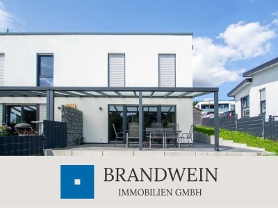 Moderne Doppelhaushälfte mit Blick ins Grüne