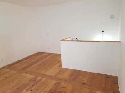 4-Zimmer-Wohnung in historischem Altbau