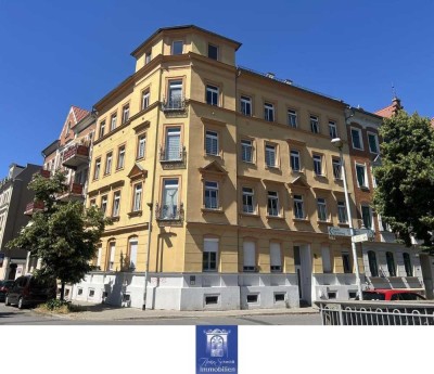 Helle großzügige Etagenwohnung mit Balkon, 2 Bädern und separater Wohnküche!