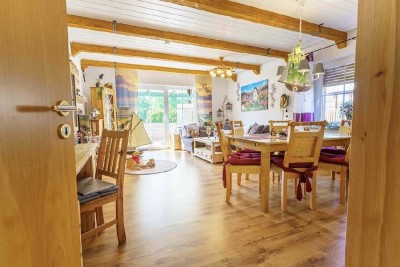 Freundliche und modernisierte 4-Raum-Wohnung mit Balkon und Einbauküche in Niederkrüchten