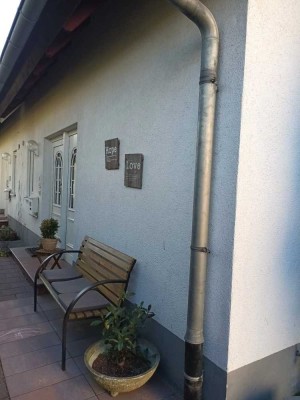 Modernisierte Doppelhaushälfte mit Einliegerwohnung – zentral in Griesheim