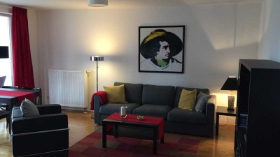 Sonnige möblierte 2-Zimmer-Wohnung am Westhafen            Sunny 59 sq m apartment in Westhafen area
