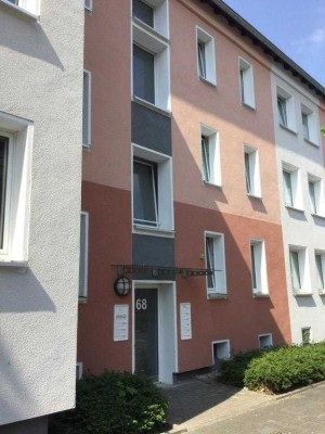 Individuelle, renovierte zwei Zimmer mit Sonnenbalkon!
