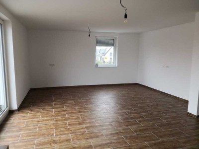 Helle 3,5-Zimmer-Neubauwohnung mit Balkon in Alerheim