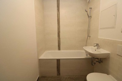 2-RW mit Wanne sucht Kapitän für gemeinsame Abenteuer!