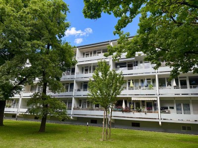 Provisionsfrei: Helle 4‑Zimmer‑Wohnung mit großem Balkon direkt an U-Bahn und Tram in Berg am Laim