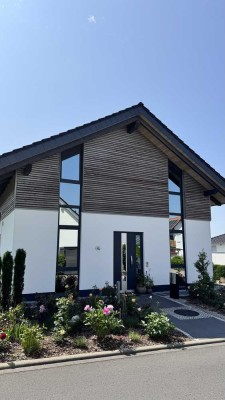Luxuriöse Traumvilla im malerischen Habichtswald mit EBK (nur 9 km von Kassel entfernt).
