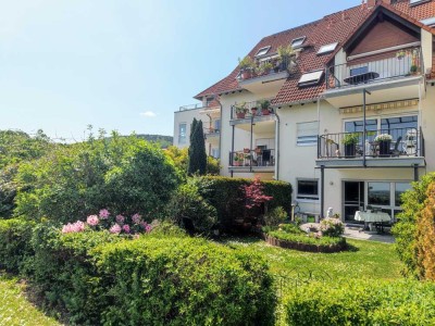 Schöne 4-Zimmer-Wohnung mit traumhaftem Ausblick l Garten l TG-Stellplatz