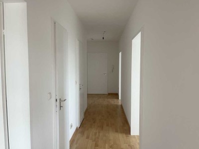 **Bad Krozingen* Bezugsfreie 3 Zi. Wohnung,m. Aufzug, BLK, EBK,inkl.Garagenstellplatz**