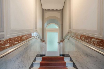 Altbauwohnung im 1. Stock einer Stadtvilla – Historischer Charme, Potenzial und beste Anbindung