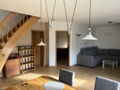 Attraktive und modernisierte 4-Zimmer-Maisonette-Wohnung mit geh. Innenausstattung mit EBK
