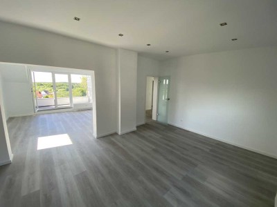 Erstbezug nach Kernsanierung inkl. neuem Dach, Neubauzustand mit in Leichlingen Stadtrand