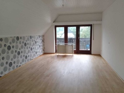 3-Zi. Dachgeschosswohnung mit 2 Balkonen in Zweibrücker Stadtteil