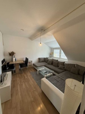 Gemütliche 2-Zimmer-Dachgeschosswohnung im Westend, Wiesbaden