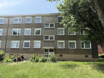 Schöne 2-Zimmer-Wohnung im ersten Obergeschoss mit Balkon!
