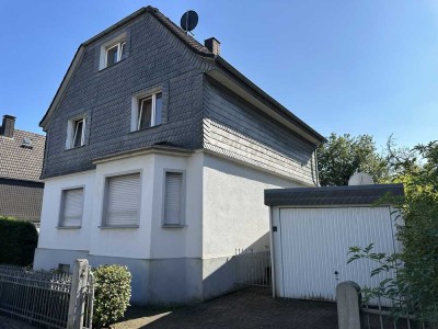 Der nächste Sommer kommt bestimmt....
Freistehendes 2-Familienhaus mit Garten, Terrasse und Balkon