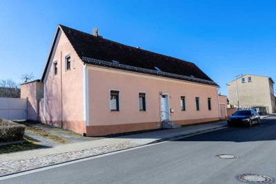 Viel Raum für Ihre Wohnideen ! Charmantes Einfamilienhaus mit Potenzial im Herzen von Schildau !