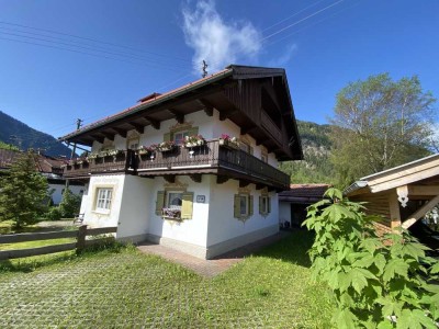 BAYRISCHZELL - Charmantes Gästehaus mit 4 Ferienwohnungen plus einem Bungalow