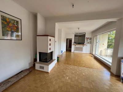 helle 4 Zimmer Wohnung in guter Lage