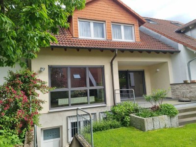 Wunderschönes Reihenmittelhaus in verkehrsberuhigter Lage in Ettlingenweier