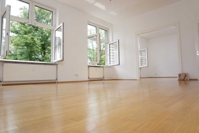 Sehr schöne Wohnung mit Garage und Fahrstuhl im kernsanierten Altbau I von privat