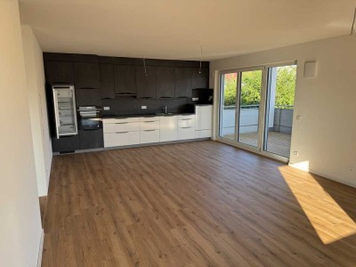 Erstbezug mit Balkon und Einbauküche: Schöne 3-Zimmer-Etagenwohnung mit geh. Innenausstattung (3/4)