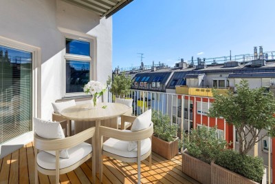 Sunny, fully air-conditioned loggia apartment with 5 rooms in a charming old Viennese building