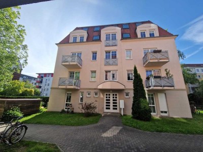 Schöne 4-Zimmer-Erdgeschosswohnung in Dresden-Striesen mit Terrasse