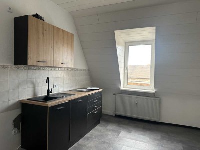 Charmante Altbauwohnung mit geräumiger Wohnküche
