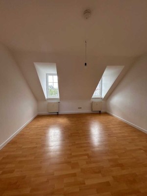 Schöne 3-Raum-DG-Wohnung in Karlsruhe Weststadt direkt am Gutenbergplatz