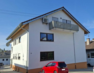 Freundliche und gepflegte 4-Raum-Wohnung mit Balkon und Einbauküche in Hoffenheim