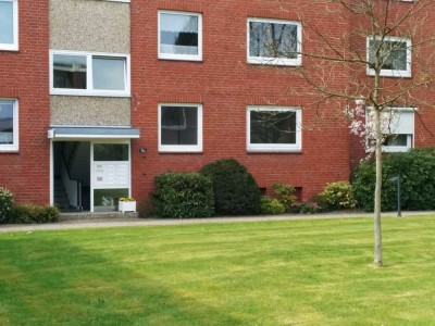 Top sanierte sehr schöne + ruhige 2-Zimmer-Wohnung mit großer sonniger Terrasse am Niendorfer Gehege