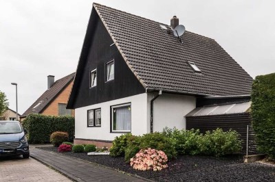 Kaster: Freistehendes Einfamilienhaus mit Garage!