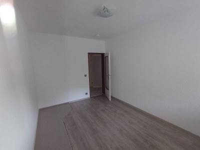 Geräumige 4-Zimmer-Wohnung in Erkrath mit Balkon und Gartenblick