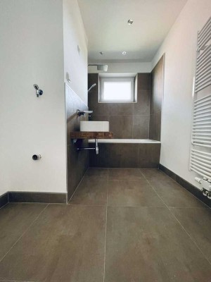 Modernisierte 2-Zimmer-Wohnung mit Balkon und gehobener Ausstattung