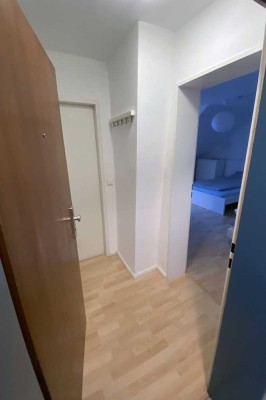 Helle möblierte 1-Zimmer-DG-Wohnung,  Einbauk. und Südloggia in HH-Eppendorf  Langzeitvermietung