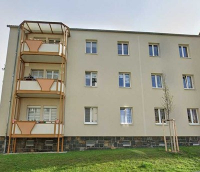 Luxuriös renovierte 1,5-Zimmer-Wohnung mit Fußbodenheizung, neuer Möblierung & Außenstellplatz