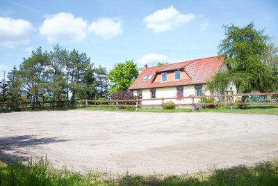 Idyllisches Einfamilienhaus mit Pferdehaltung in Alleinlage