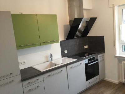 Exklusive, modernisierte 2,5-Zimmer-Wohnung mit Terrasse und EBK in Bonn