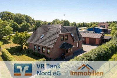 Sehr gepflegtes Einfamilienhaus mit Doppelgarage und Werkstatt in zentraler Lage