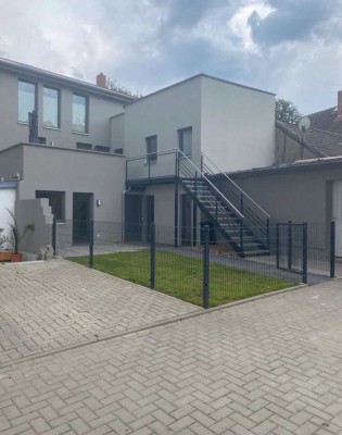 Exklusive 3,5-Raum-Wohnung mit Schlossblick, Parkplatz & Terrasse