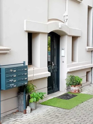 Hochwertige 3 Raumwohnung mit Personenaufzug, Balkon und Einbauküche