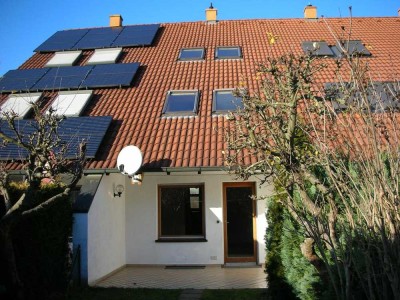 Reihenmittelhaus in Level-Bauweise mit Carport in herrlicher Südlage von  Herzogenaurach